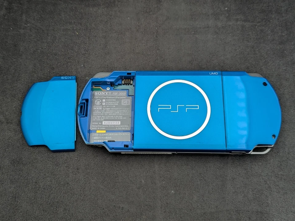 B865 Sony PSP 3000 console Vibrant Blue Handheld system Japan w/memory fx - Image 3 of 4