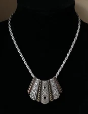 Tri Tone Etched Graduated Slide Pendant Necklace Silver Tone Twisted Chain 17-19