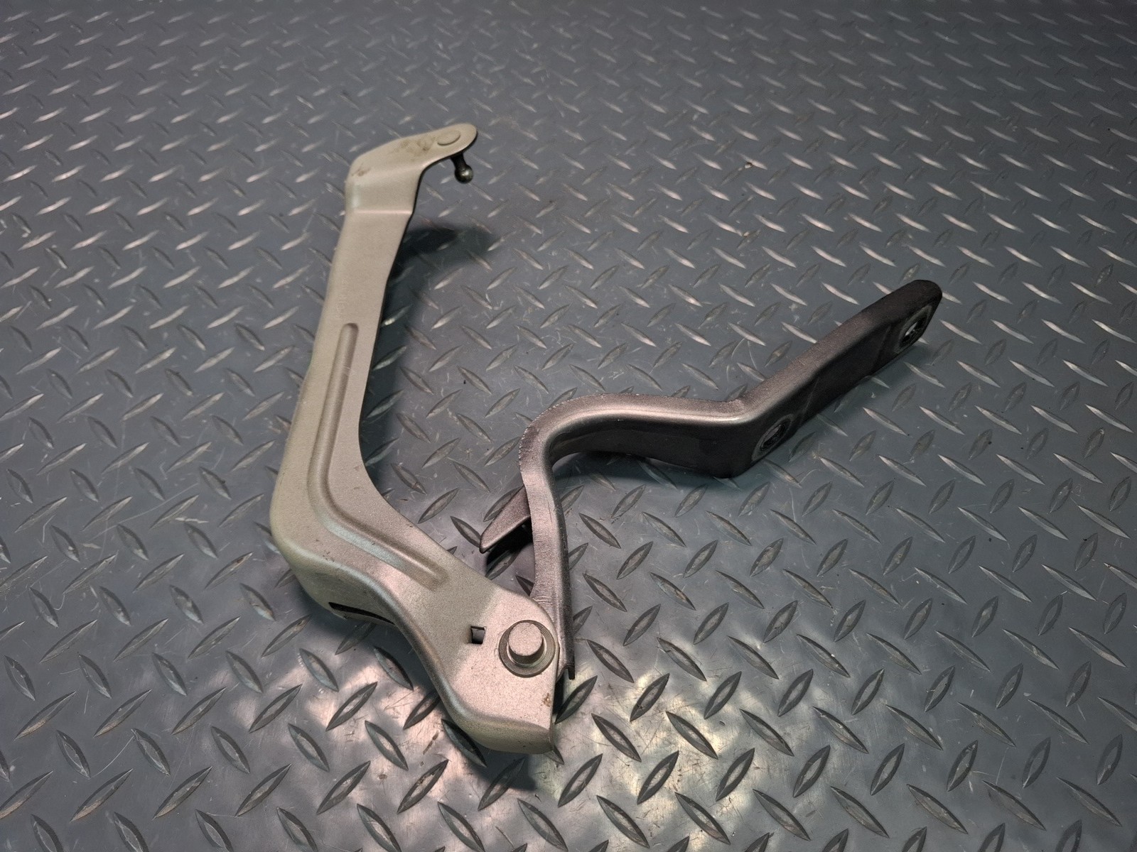 Maserati Levante 2017-2020 Front Right Hood supports Pair