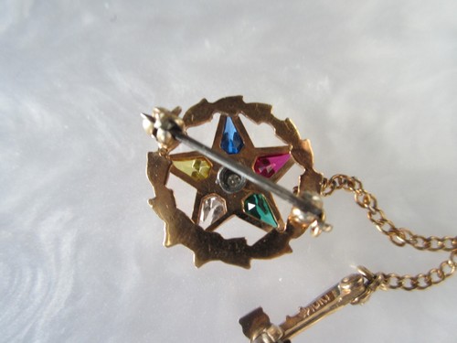 VINTAGE 10K GOLD GENUINE DIAMOND SAPPHIRE EMERALD EASTERN STAR FREE MASON BROOCH - Picture 5 of 17