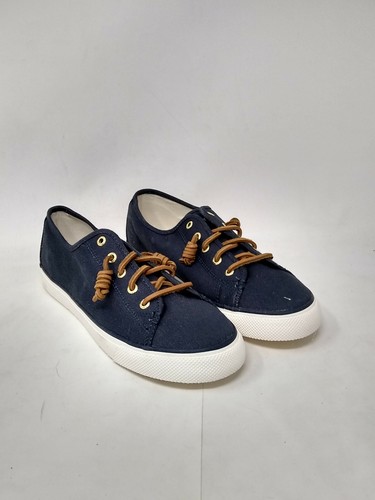 white nike react trainers