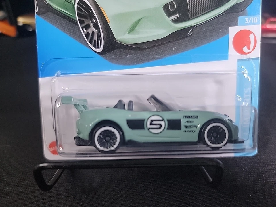 HOT WHEELS Mazda MX-5 Miata,(yellow/Green) '15 JAGUAR F-Type Project 7(ALOT OF 4 - Image 4 of 4