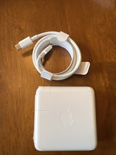NEW  Genuine APPLE MacBook Pro 61W USB-C Power Adapter with Apple Cable A1947