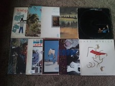 10 (60'S/70'S) VINTAGE VINYL RECORD ALBUMS FEATURING BEE GEES /J. CASH