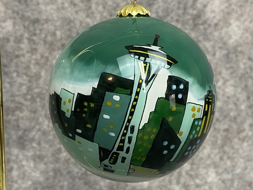 Lo Bien Seattle Space Needle Christmas Ornament Round Bulb Green Souvenir - Picture 3 of 7
