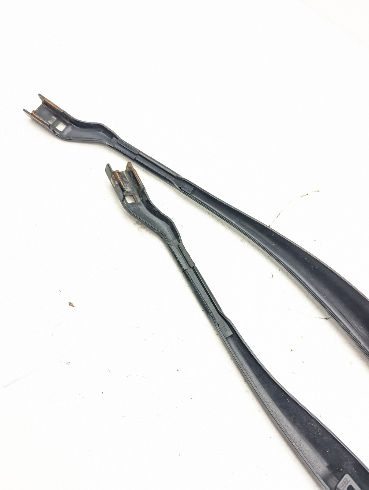 2014 Maserati Quattroporte SQ4 M156 Windshield Wiper Wiper Arms Pair OEM