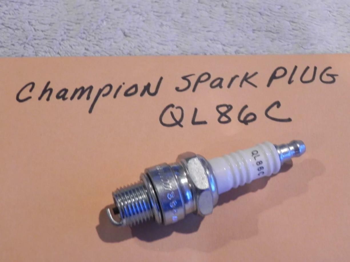 NEW Champion Spark Plug QL86C Champion #933M Marine Outboard Engine