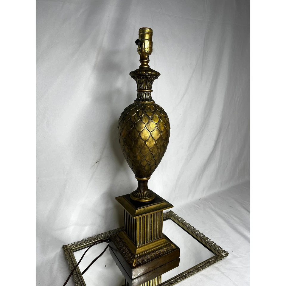 Beautiful Vintage Hollywood Regency Style Pineapple Table Lamp Mid Century - Image 2 of 3