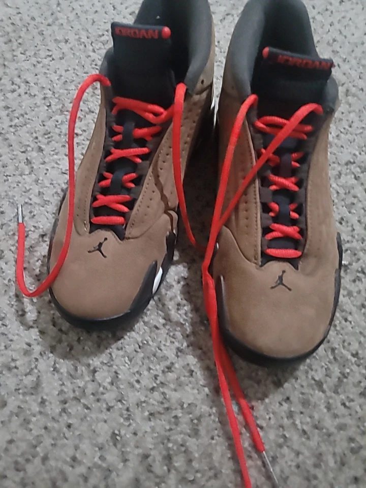 Air Jordan 23 Retro Foto 3 de 4