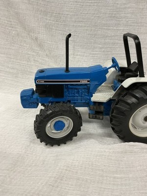 Ertl Ford 7740 1/16 Diecast Farm Tractor Toy w/Roll Over Bar 4
