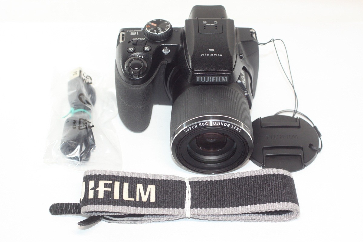 Fujifilm FinePix S9800 Digital Camera with 3.0-Inch LCD Fujifilm FinePix S9800 Digital Camera with 3.0-Inch LCD