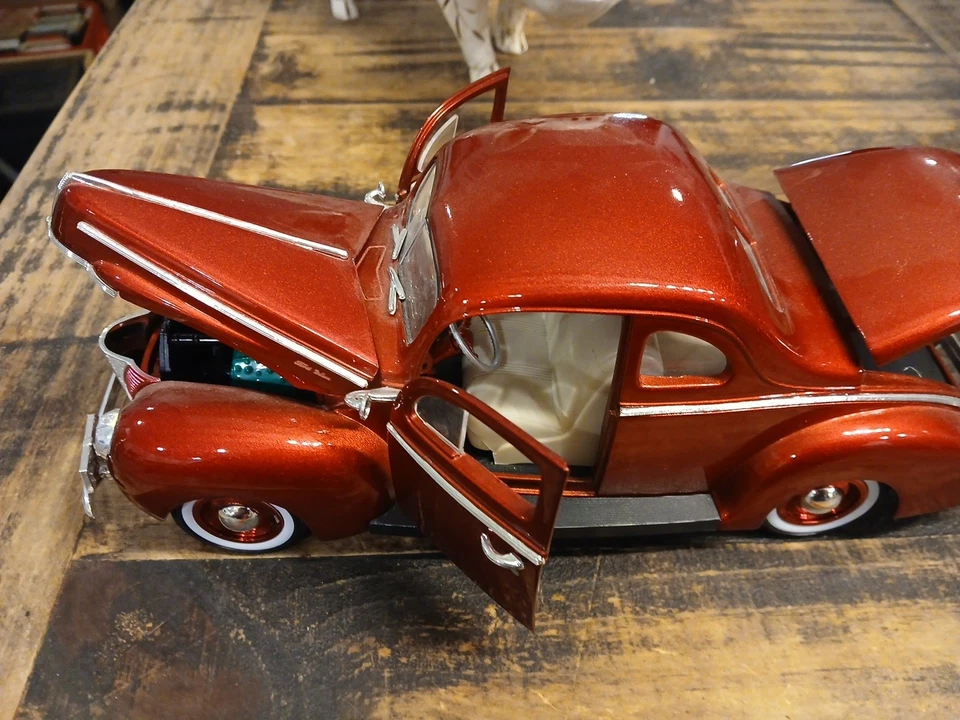 Motor Max 1940 Ford Sedan Red Die Cast, Scale: 1/18, No. 73108 - Image 3 of 4