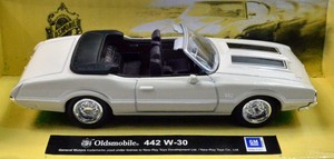 Buick Roadmaster Baujahr 1949 rot Maßstab 1:43 von NewRay