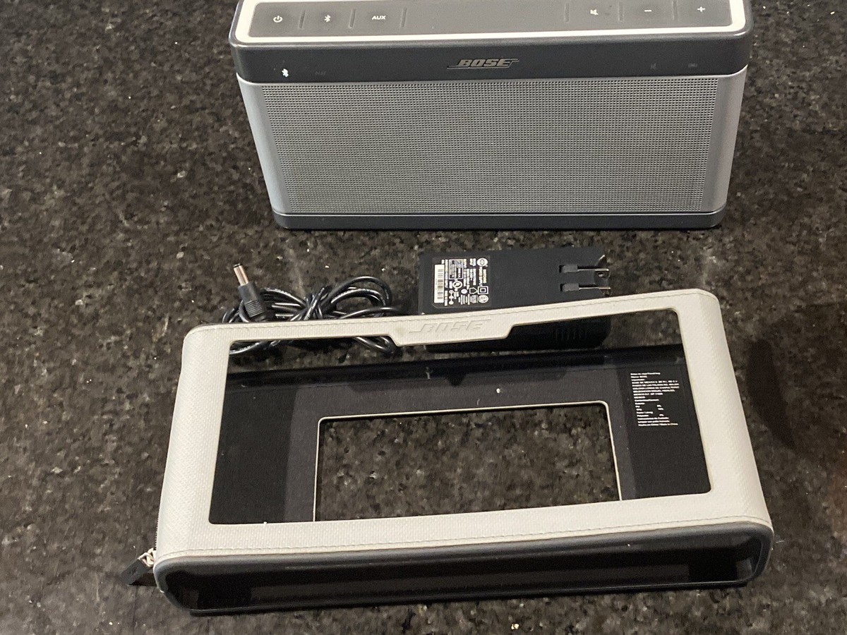 Bose Soundlink III Bluetooth Speaker-Silver-/W Cover Bose Sound