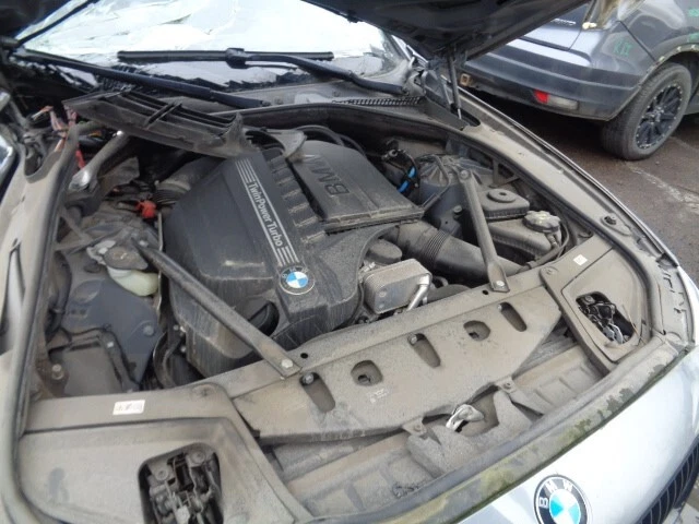 Pantalla de infoentretenimiento usada se adapta a: BMW 535I 2016 pantalla de visualización tablero delantero 10`` scr Foto 2 de 4