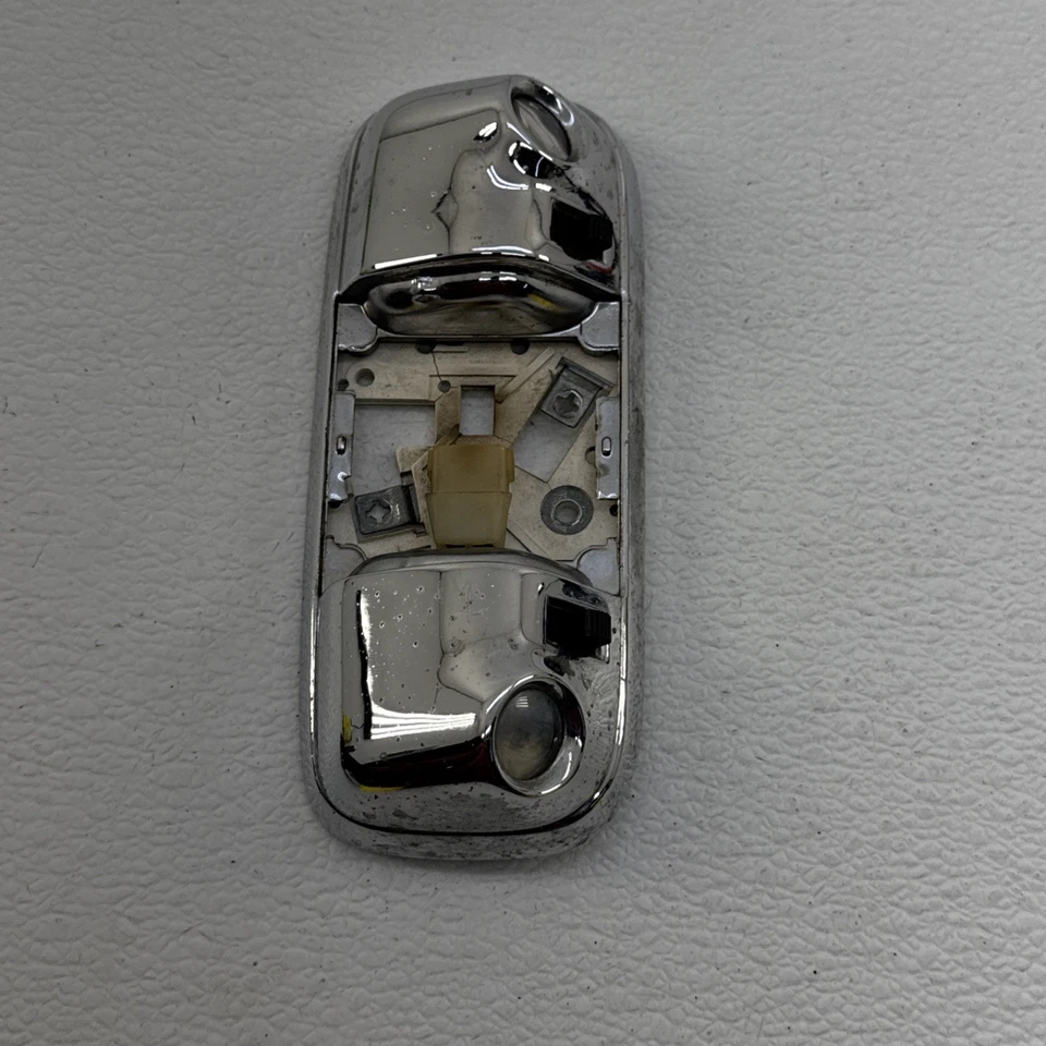 Ford F-150 F-250 F-350 Bronco 1980-1996 y más luz domo cromada superior OEM Foto 3 de 4