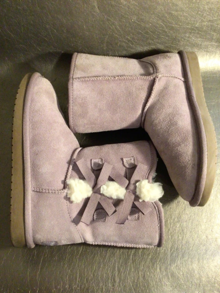 Botas Uggs Koolaburra Violeta Púrpura Gamuza Victoria Cortas para Niñas Talla 4 Foto 3 de 4