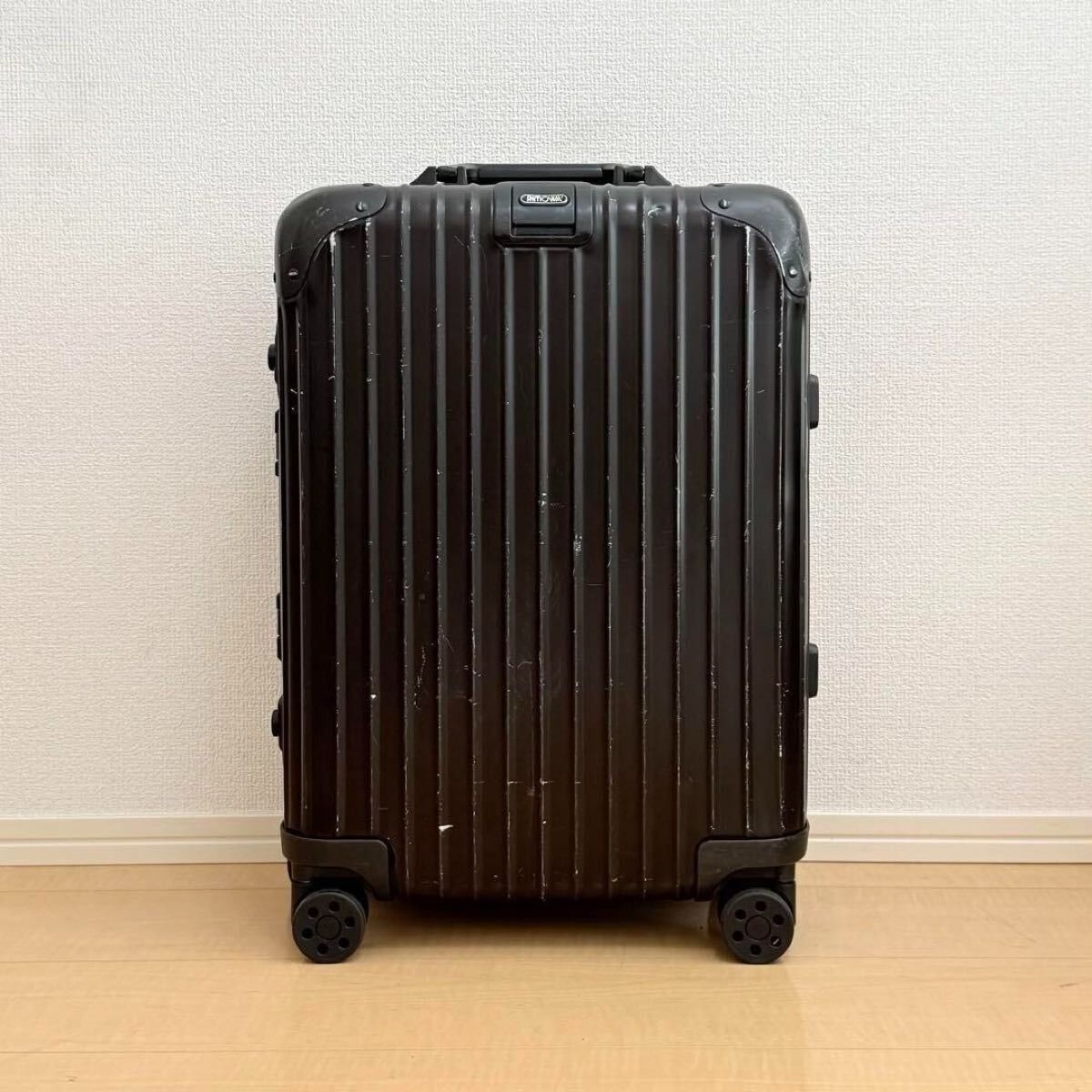rimowa Lufthansa 32 topas ステルス ケース 小傷のみ rimowa Lufthansa 32 topas ステルス ケース 小傷のみ rimowa