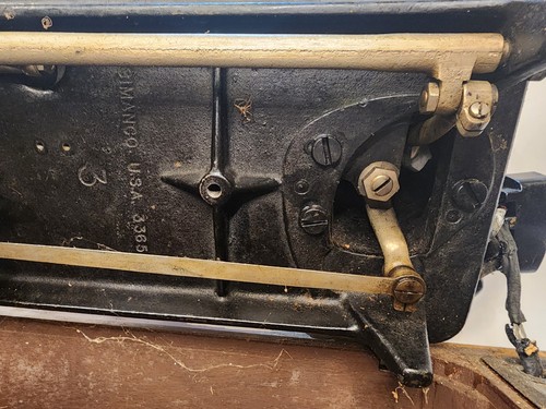 1937 Singer Sewing Machine New Jersey - Untested - AS IS - Picture 15 of 24