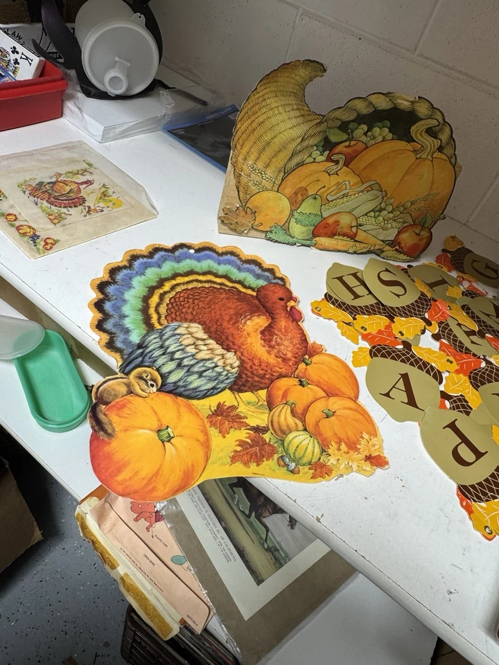 VTG Mixed Lot 8 Pieces Thanksgiving Decor Wall Hanger Accordion Paper Turkeys - Image 2 of 4