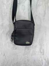 Lacoste Borsa a Tracolla Uomo LCST Piccola Piatta, Nera