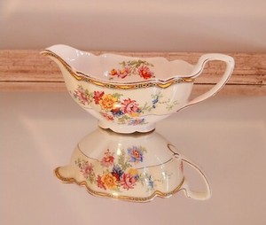 Johnson brothers Pareek gravy boat