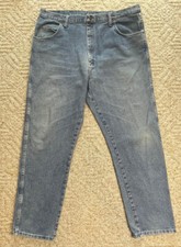 Wrangler Rugged Wear Men's Size 42x34 Regular Fit Blue Denim Jeans
