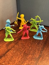 57C Vintage Lot of 3x Cowboys  3x Indians Plastic Figures Unmarked 3 of each