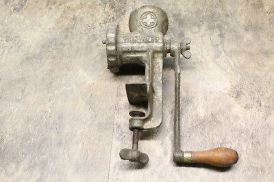 VINTAGE ORIGINAL GRISWOLD NO. 2 MEAT GRINDER - 5E2
