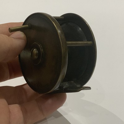 Moulinet De Pêche à La Mouche Vintage En Laiton - Modèle Marqué '2', Belle Patine, Ligne Incluse