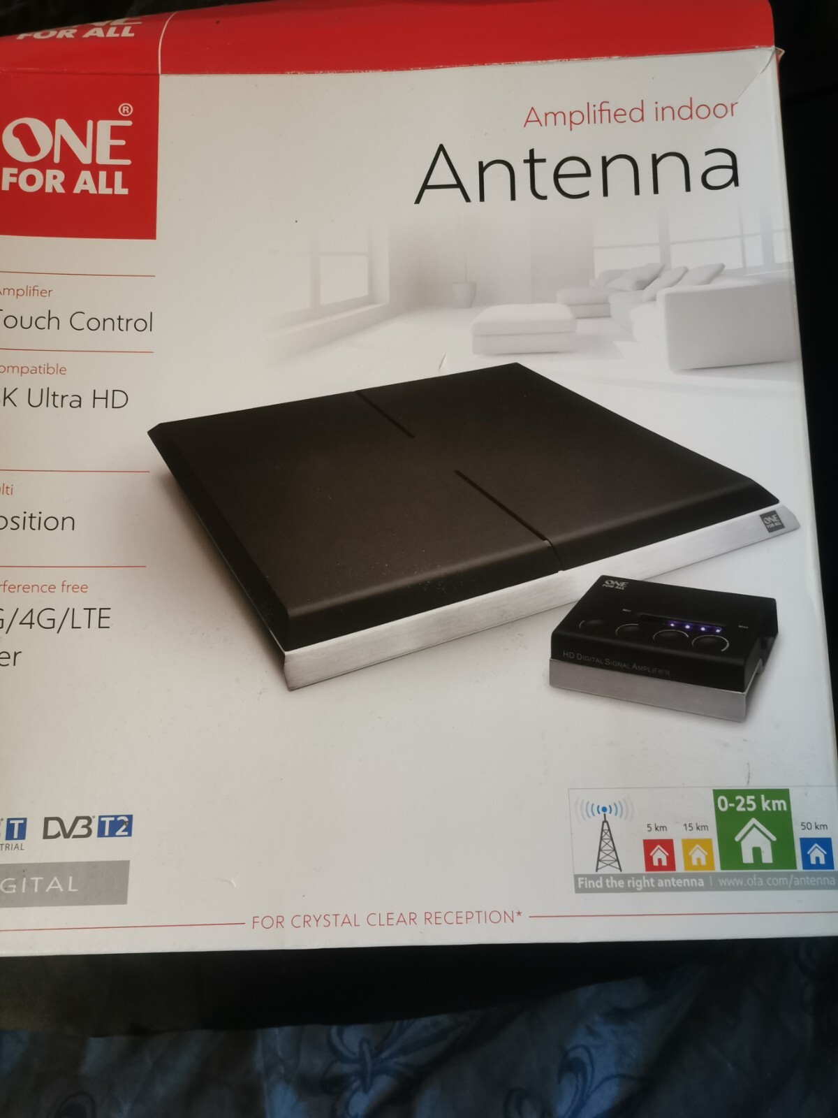 Antenne TNT interieur DVB-T2 One For All pour regarder la TV 4K au salon