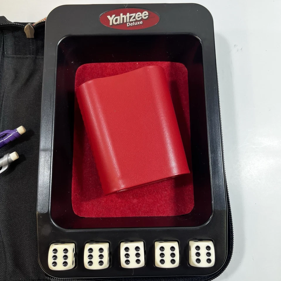 Yahtzee Deluxe Travel Edition 2003 Game Folio w/ Black Nylon Zip Case EXCELLENT - Image 4 of 4
