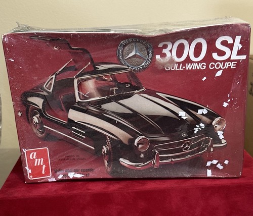 AMT - MERCEDES BENZ 300 SL GULL-WING COUPE - #2304 - Sealed Box - New & Unbuilt