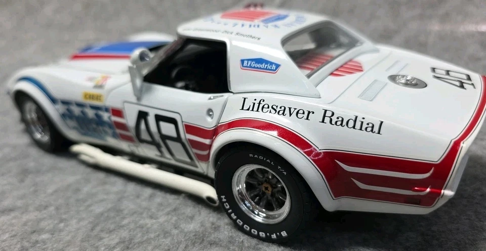 Corvette L-88 1972 #48 John Greenwood Dick Smothers carrusel escala 1:18  Foto 3 de 4