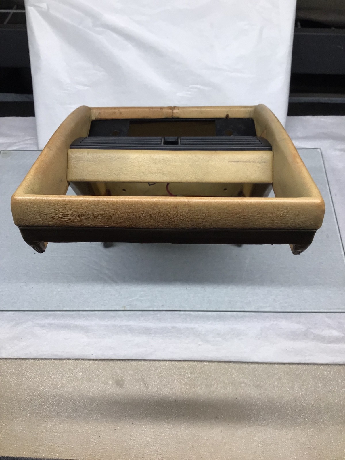 1966 - 1980 Rolls Royce Silver Shadow  Wraith II Center Console with Vent