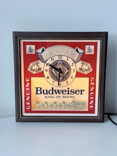 Lot 21: Vintage 1980s Budweiser Beer Deluxe Clydesdales Light Up Sign AS IS