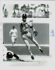 Press Photo Boston Red Sox Luis Rivera tags base runner out and throws the ball
