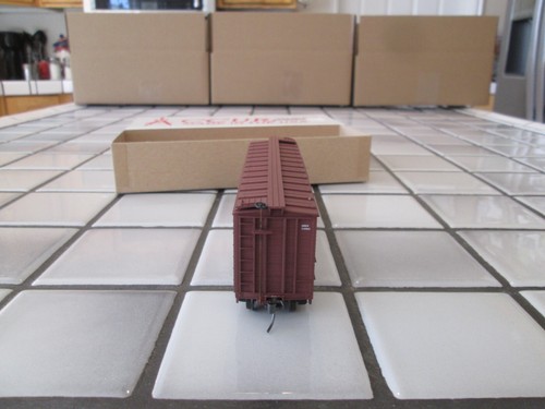 ACCURAIL MILWAUKEE ROAD 40 FOOT BOX CAR HO SCALE - Picture 5 of 8