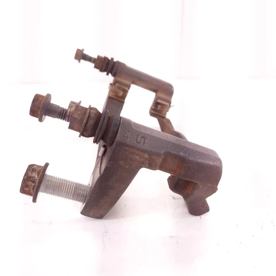 Soporte de pinza de freno delantero izquierdo lado conductor Jeep Liberty Dodge Nitro 2008-2012 Foto 4 de 4