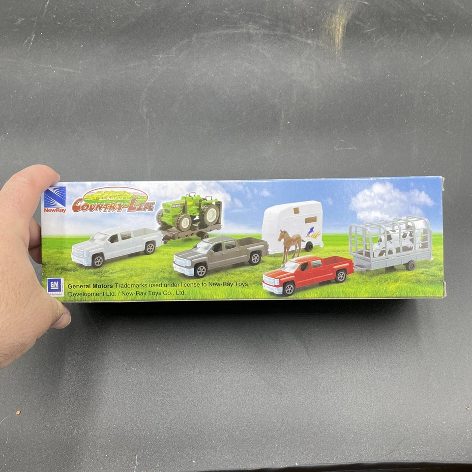 NIB 2014 NEW-RAY COUNTRY LIFE FARMER TRUCK Trailer Cow Chevy Silverado 1500 - Image 3 of 4