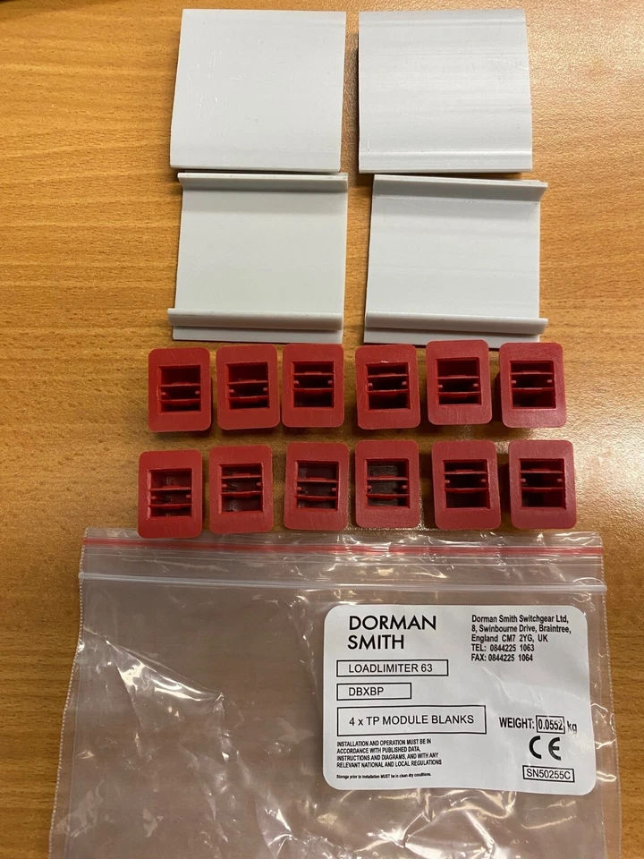 DORMAN SMITH - DBXBP 4 X 3P MCB ROHLINGE PLUS 12 X SAMMELSCHIENENKLEMMENROHLINGE