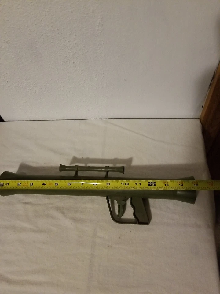 Pistola de juguete Bazooka. Juguete raro. 15" largo quizás Gi Joe Foto 2 de 4