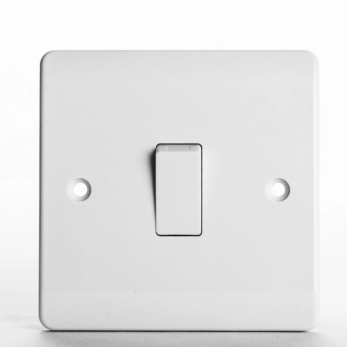 1 GANG LIGHT SWITCH 2 WAY SWITCHES WHITE PLASTIC 10AMP WALL SOCKET WITH  SCREWS