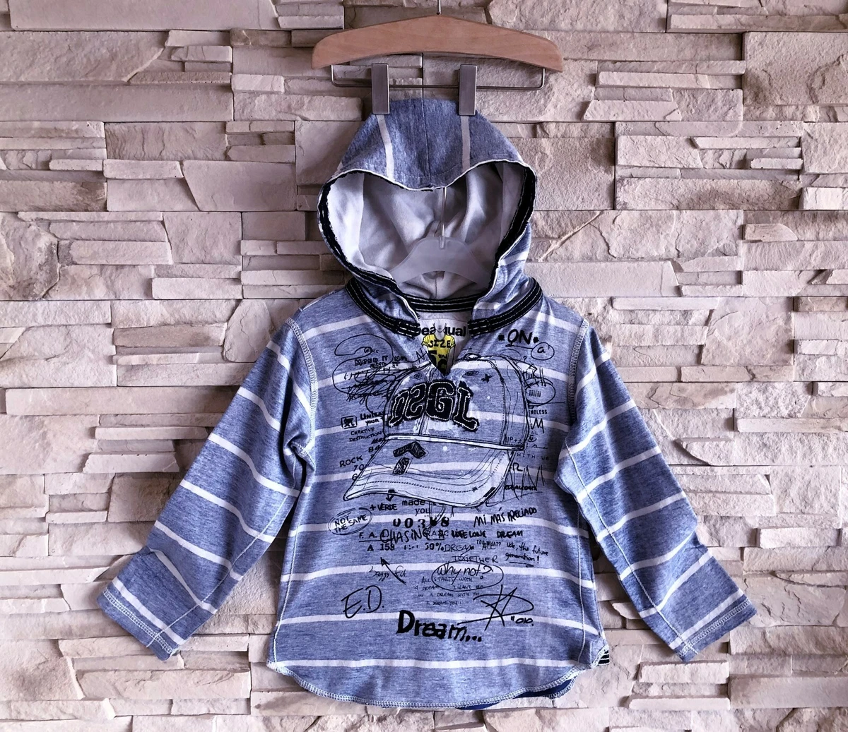 Sweat a capuche 2025 motif