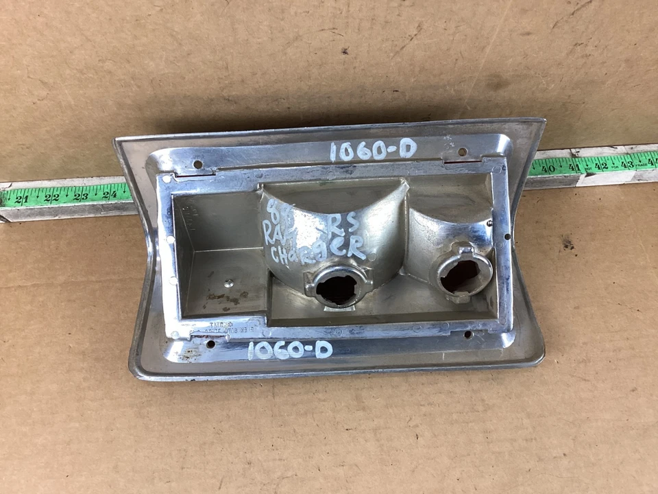 Conjunto de luces traseras laterales para pasajero derecho Dodge Ramcharger 1988-1993 Foto 4 de 4