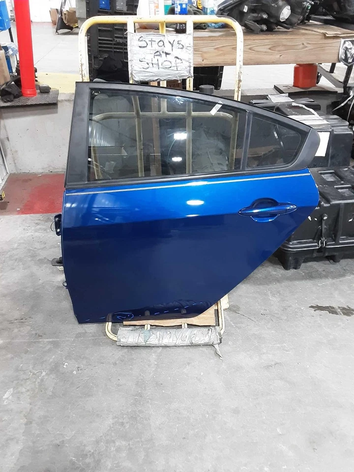 Used Rear Left Door Assembly Rear Side fits: 2017 Kia Forte Sedan Rear Left Grad Foto 2 de 4