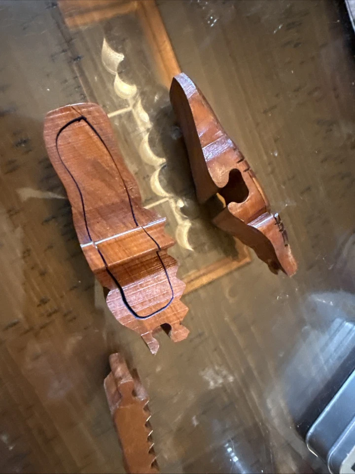 Деревянная коробка-головоломка аллигатор 7 1/2 дюйма с настоящим когтем аллигатора внутри - Изображение 3 из 4