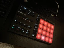 Native Instruments MASCHINE MIKRO MK3 Drum Controller