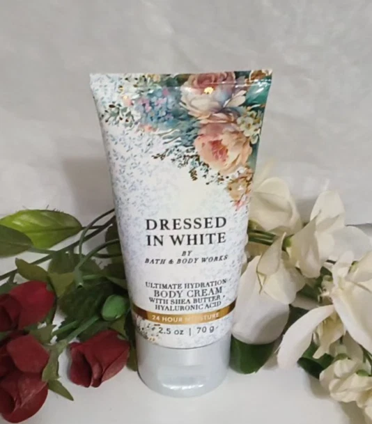 Bath & Body Works VESTIDO EN BLANCO eau de parfum 3,4 oz, mini crema corporal, más... Foto 4 de 4