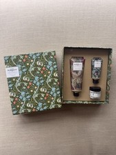 Image of MORRIS & CO HAND CARE TREATS GIFT SET